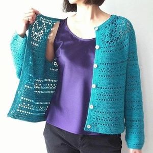 Vintage White Lace Cardigan w Button Closure (M-L)